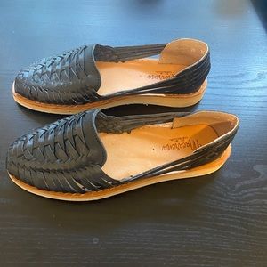 Macarena huaraches 8 black never been worn.